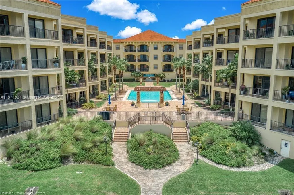 2351 Lakeview Drive, #115