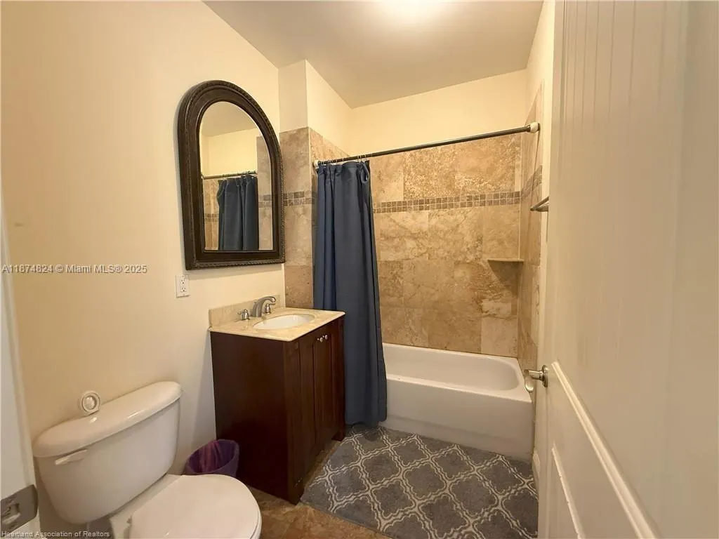 2351 Lakeview Drive, #115
