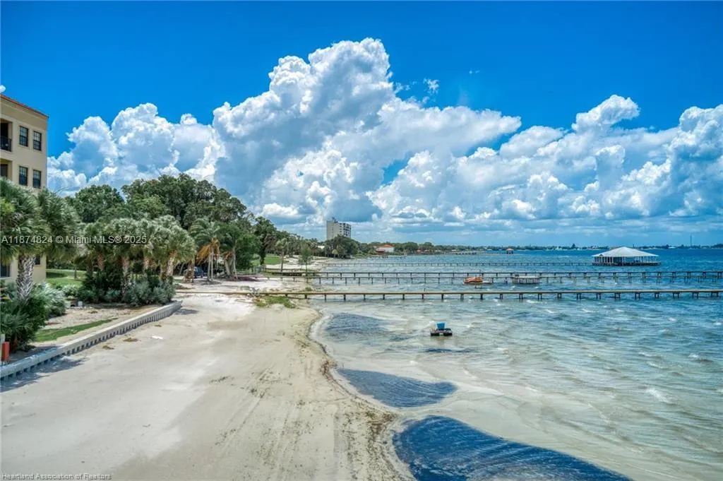 2351 Lakeview Drive, #115