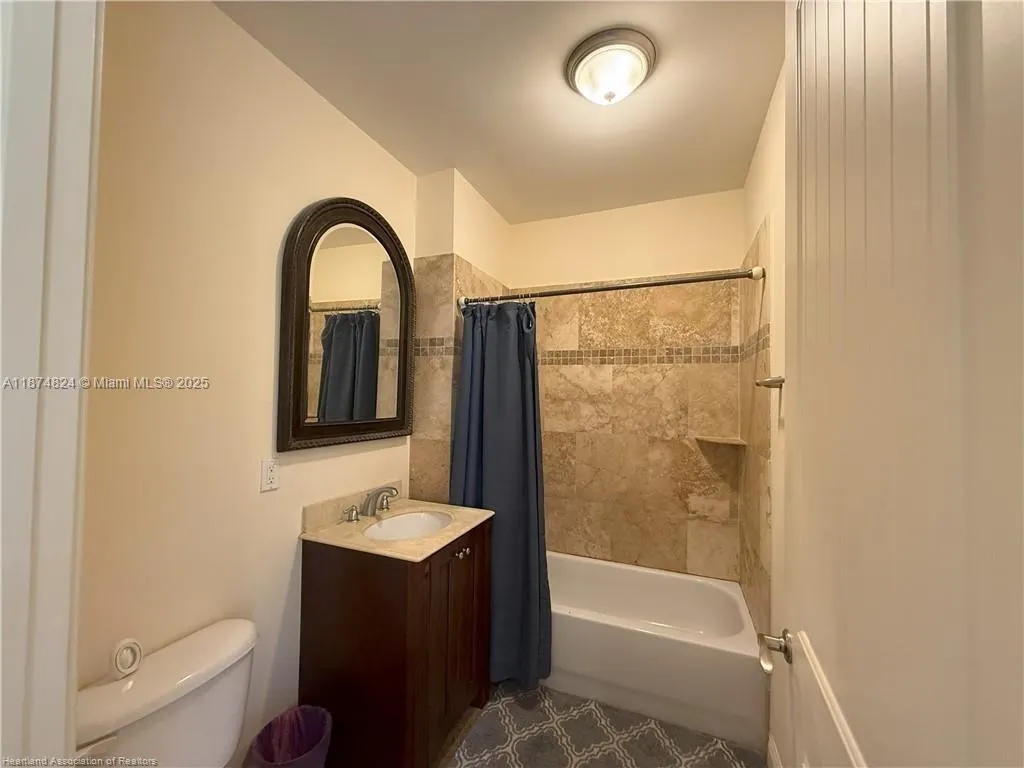 2351 Lakeview Drive, #115
