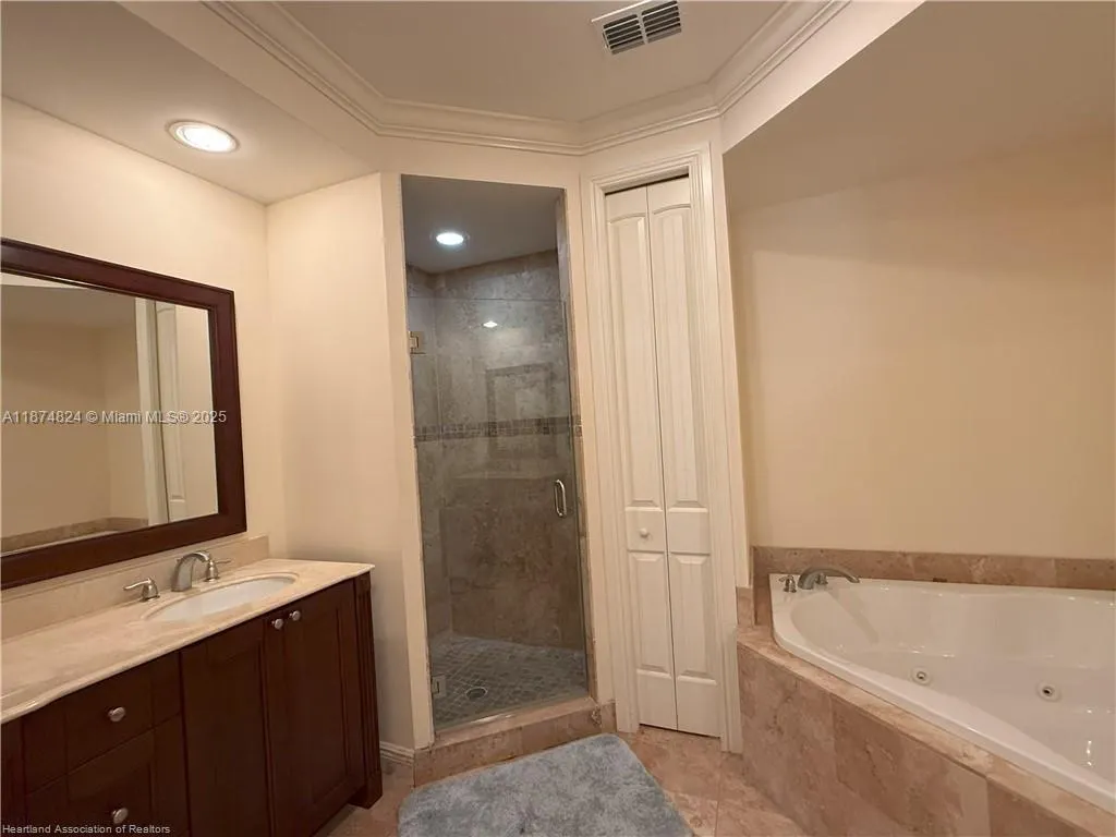 2351 Lakeview Drive, #115