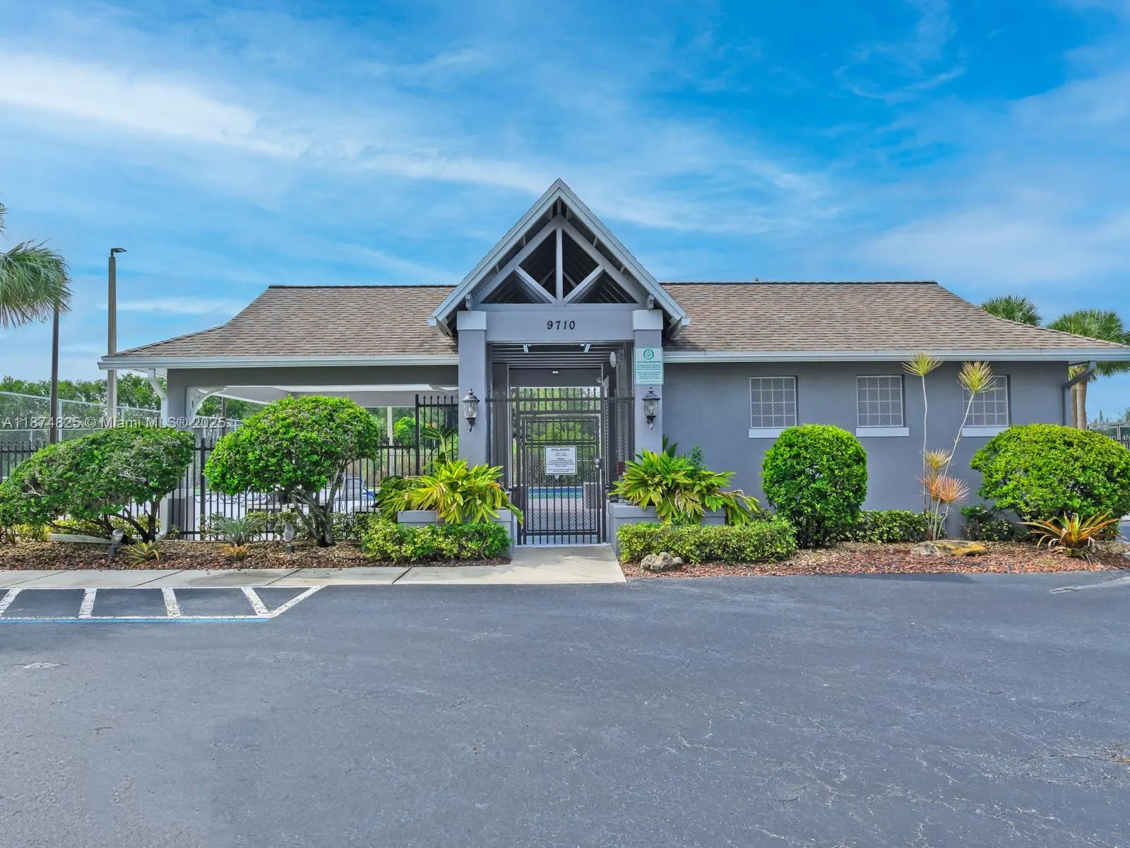 5820 N Plum Bay Pkwy