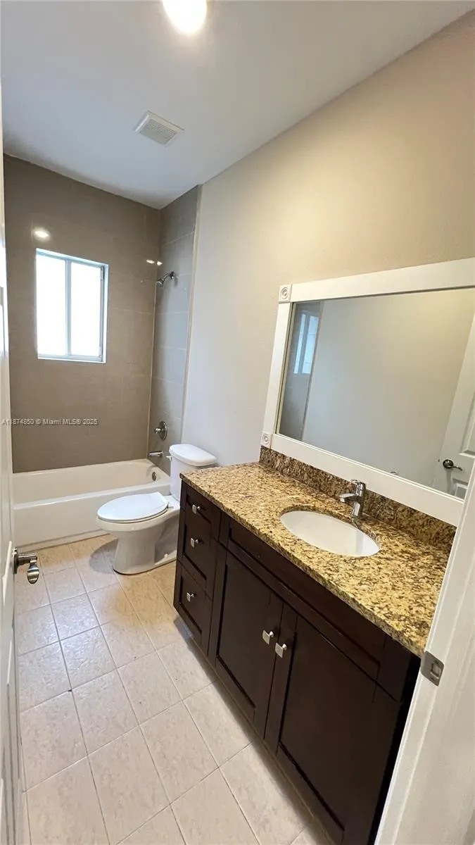 370 NE 34th Ave, #0