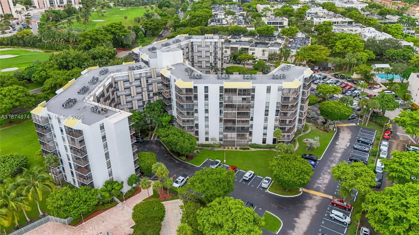 20400 W Country Club Dr, #416