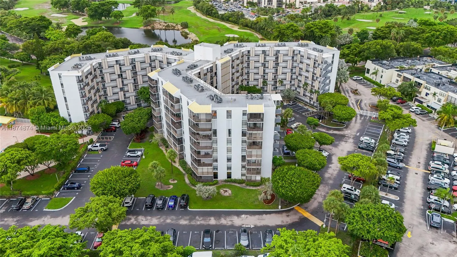 20400 W Country Club Dr, #416