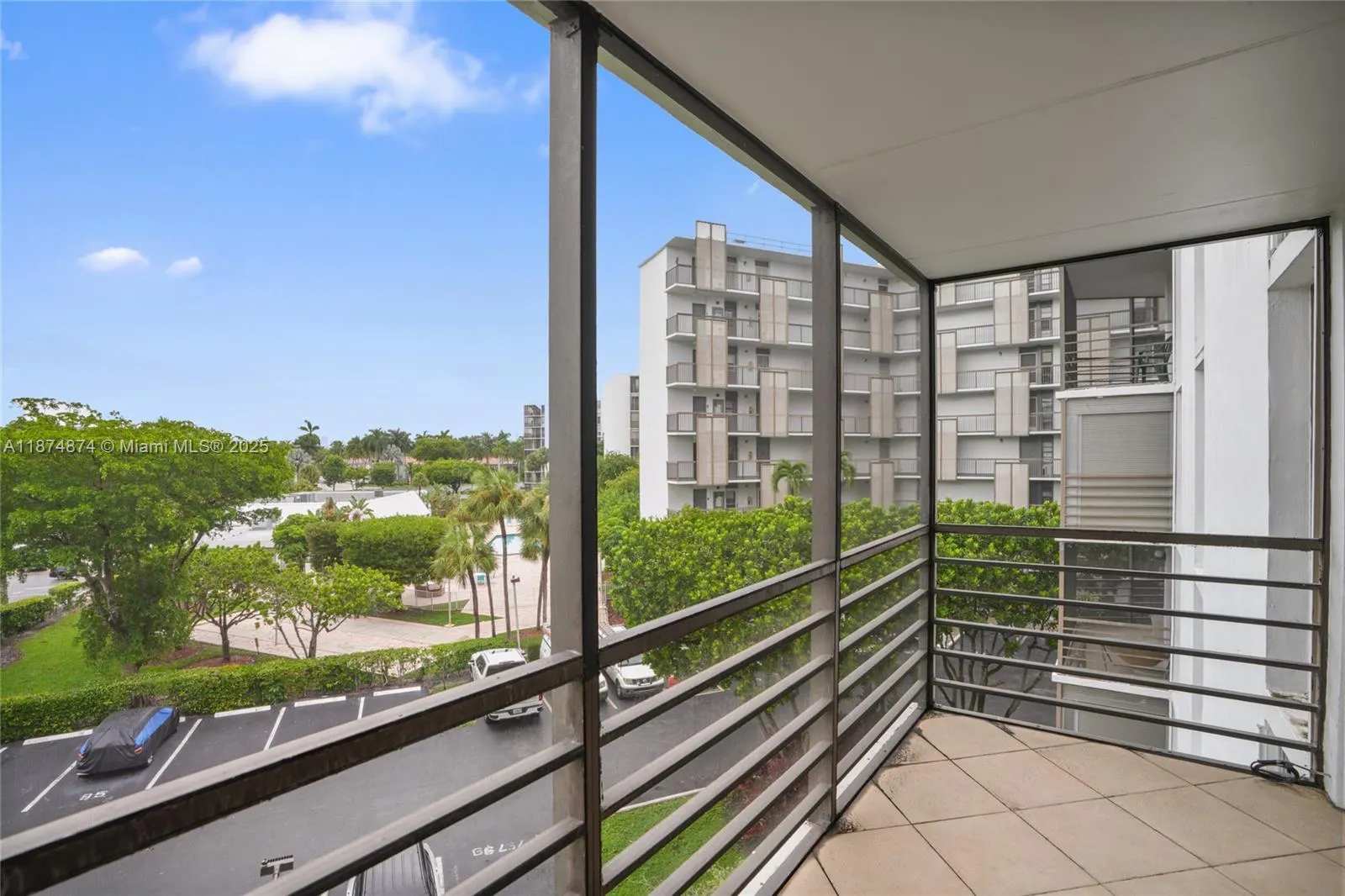 20400 W Country Club Dr, #416