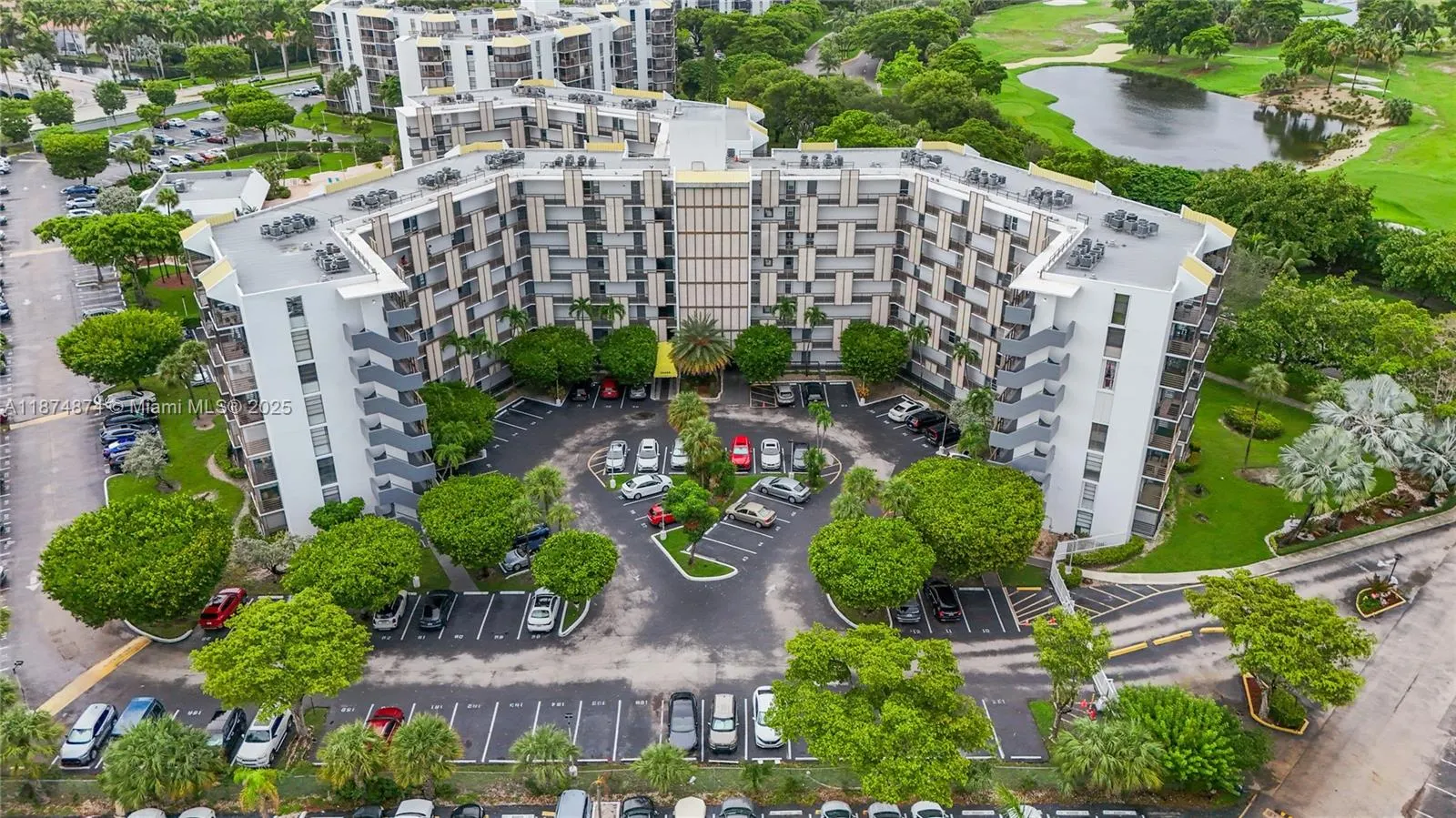 20400 W Country Club Dr, #416