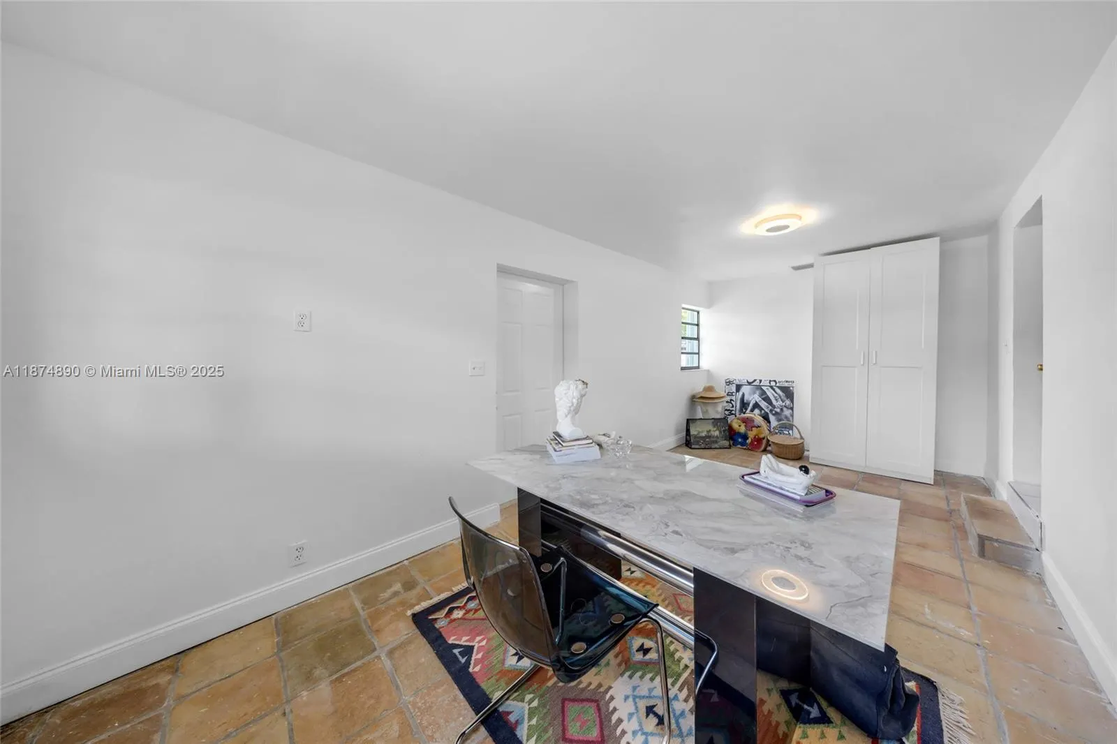 1105 N 31st Ct