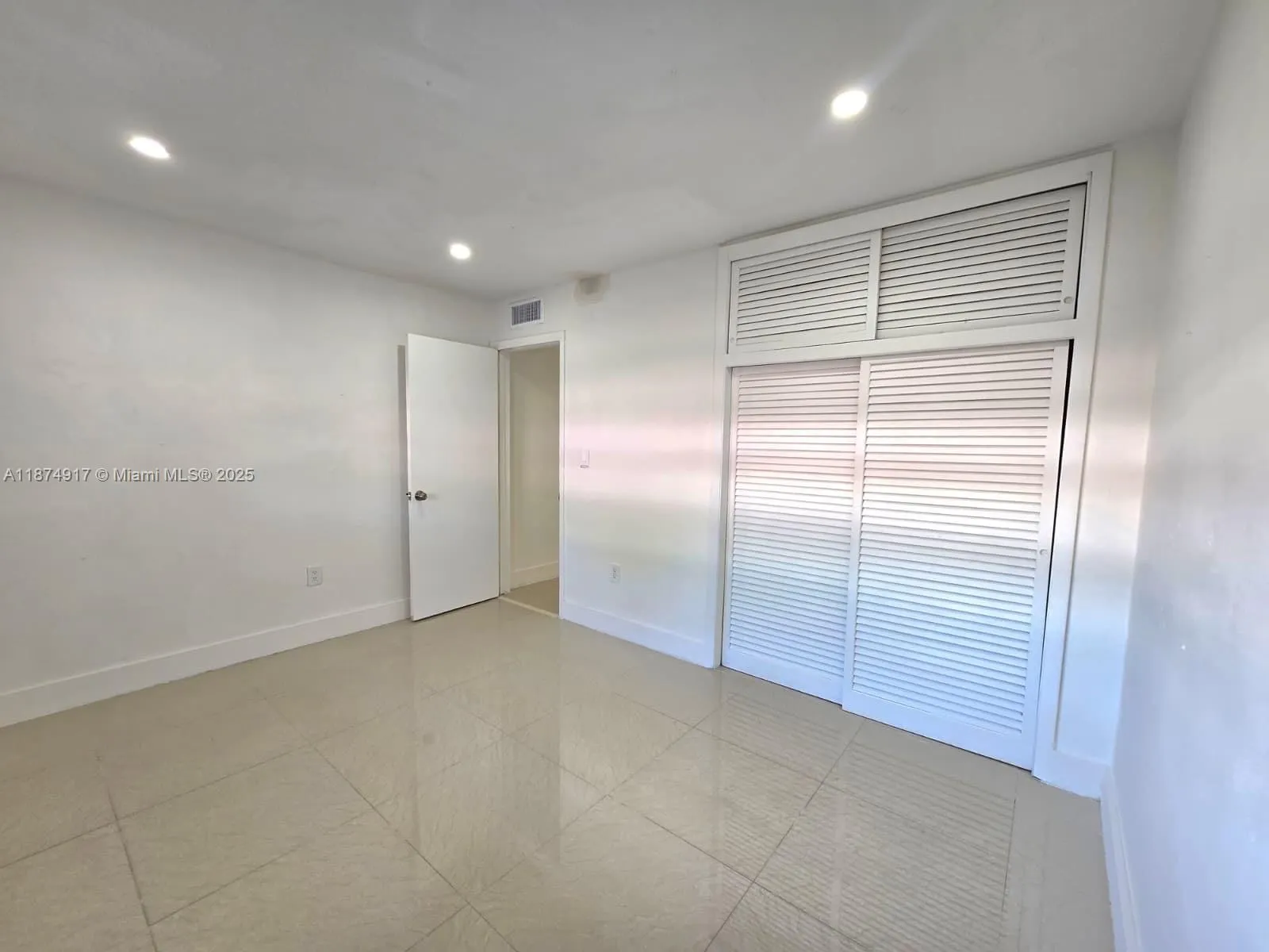 7520 SW 82nd St, #G118