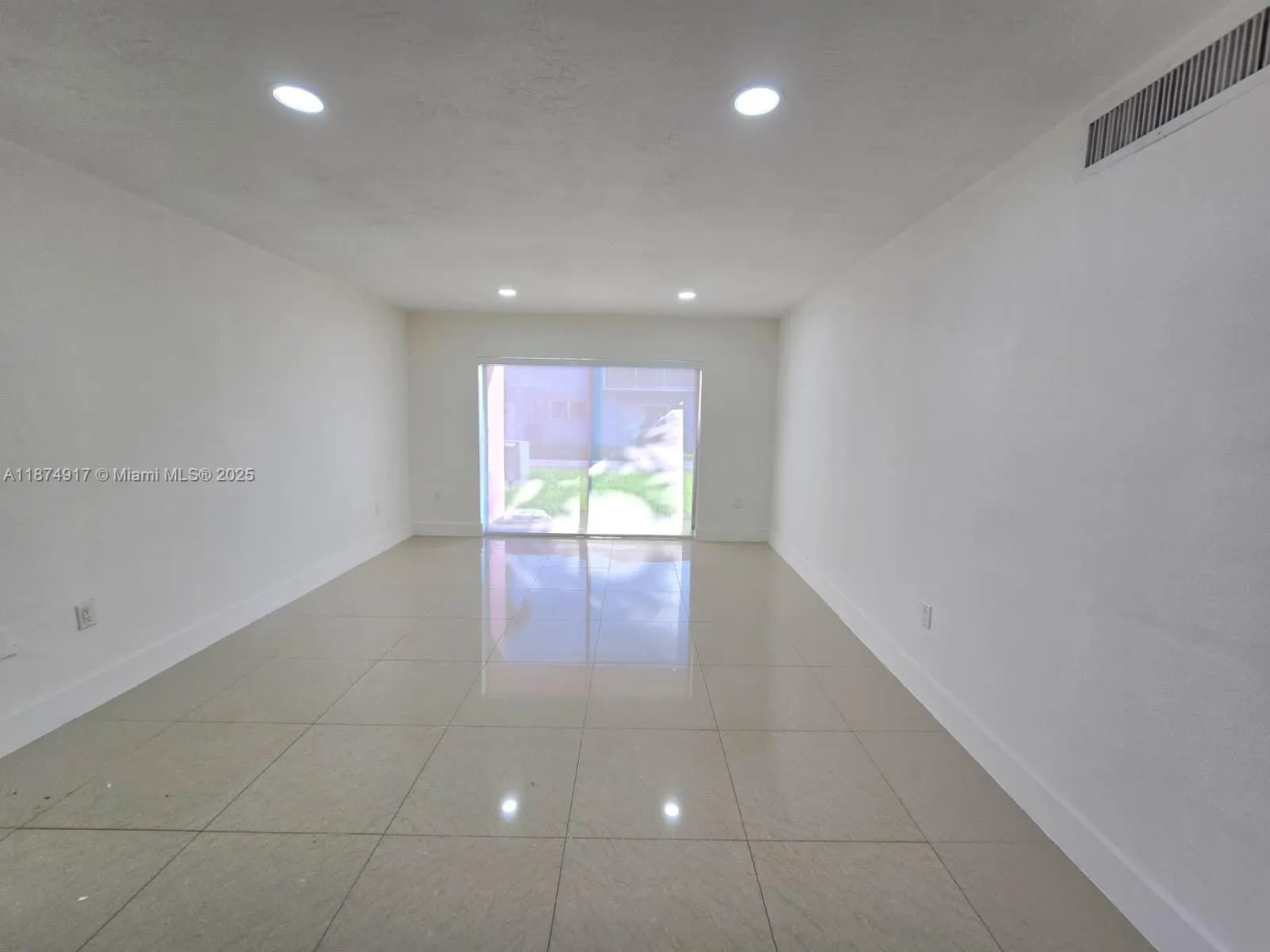 7520 SW 82nd St, #G118