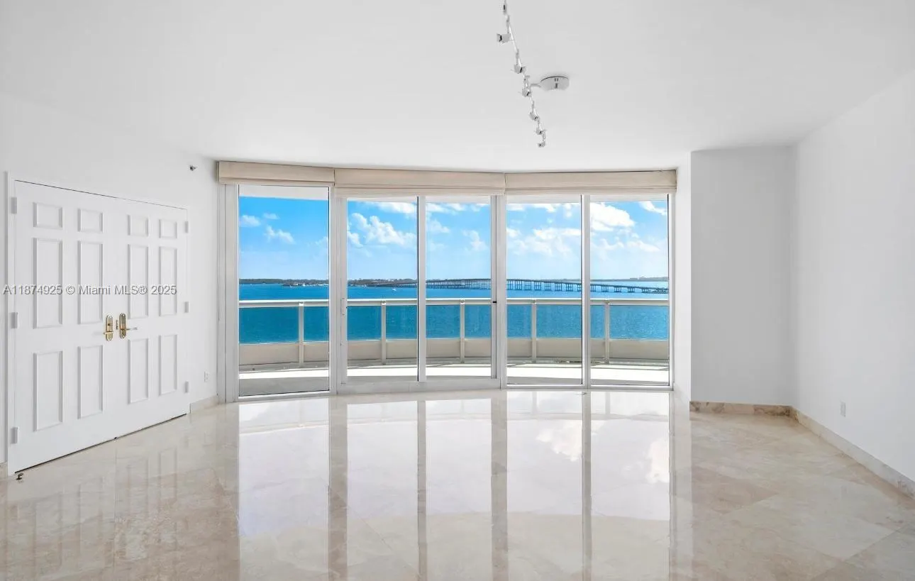 1643 Brickell Ave, #1002