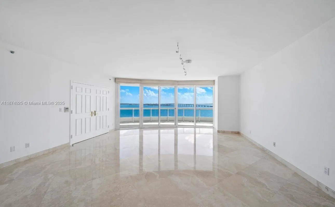 1643 Brickell Ave, #1002