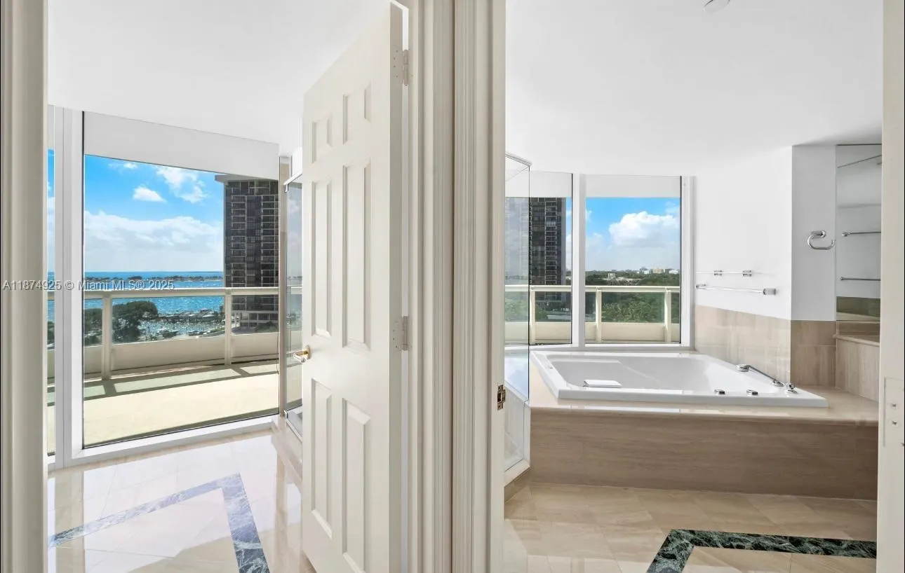 1643 Brickell Ave, #1002