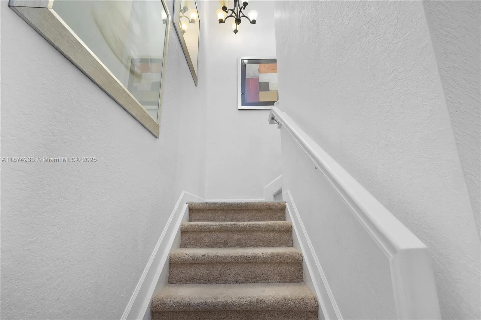 9871 NW 88th Ter