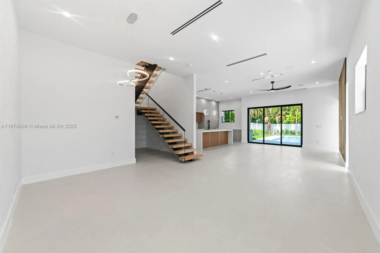 1320 NE 16th Ave, #A