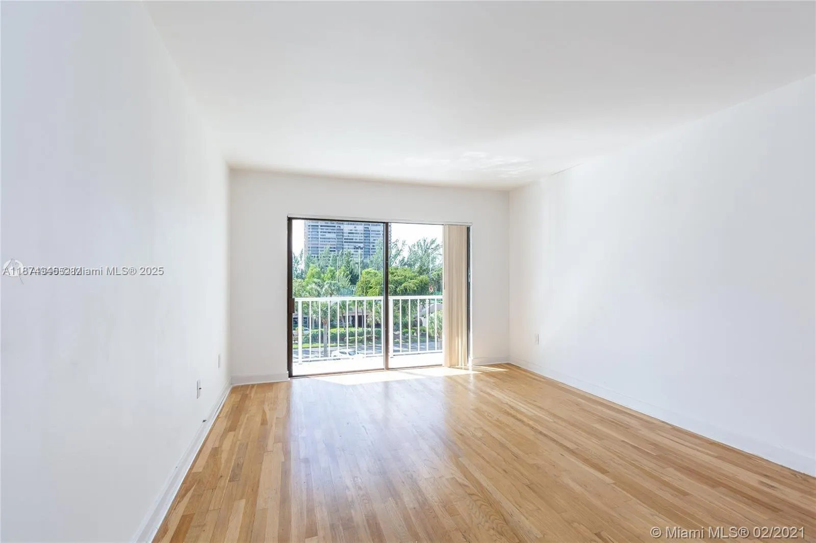 1650 NE 115th St, #403