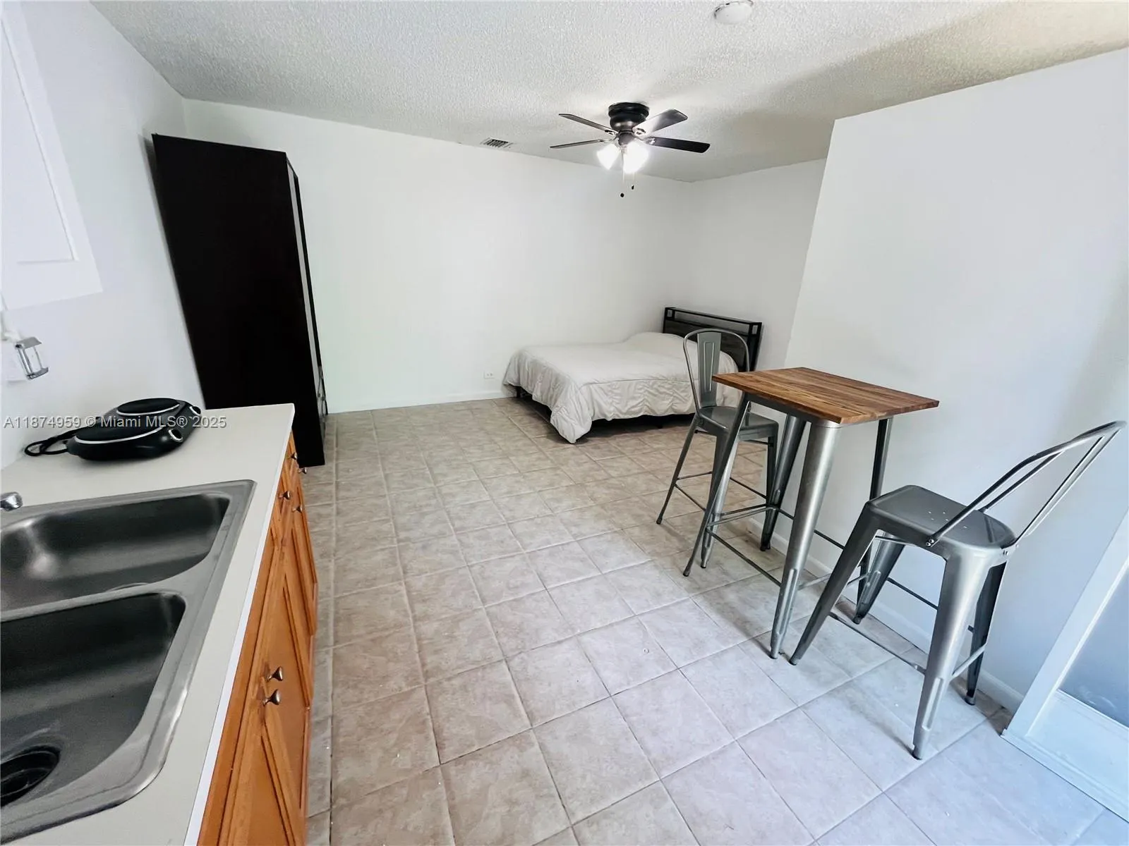 4200 NW 2nd St, #1A
