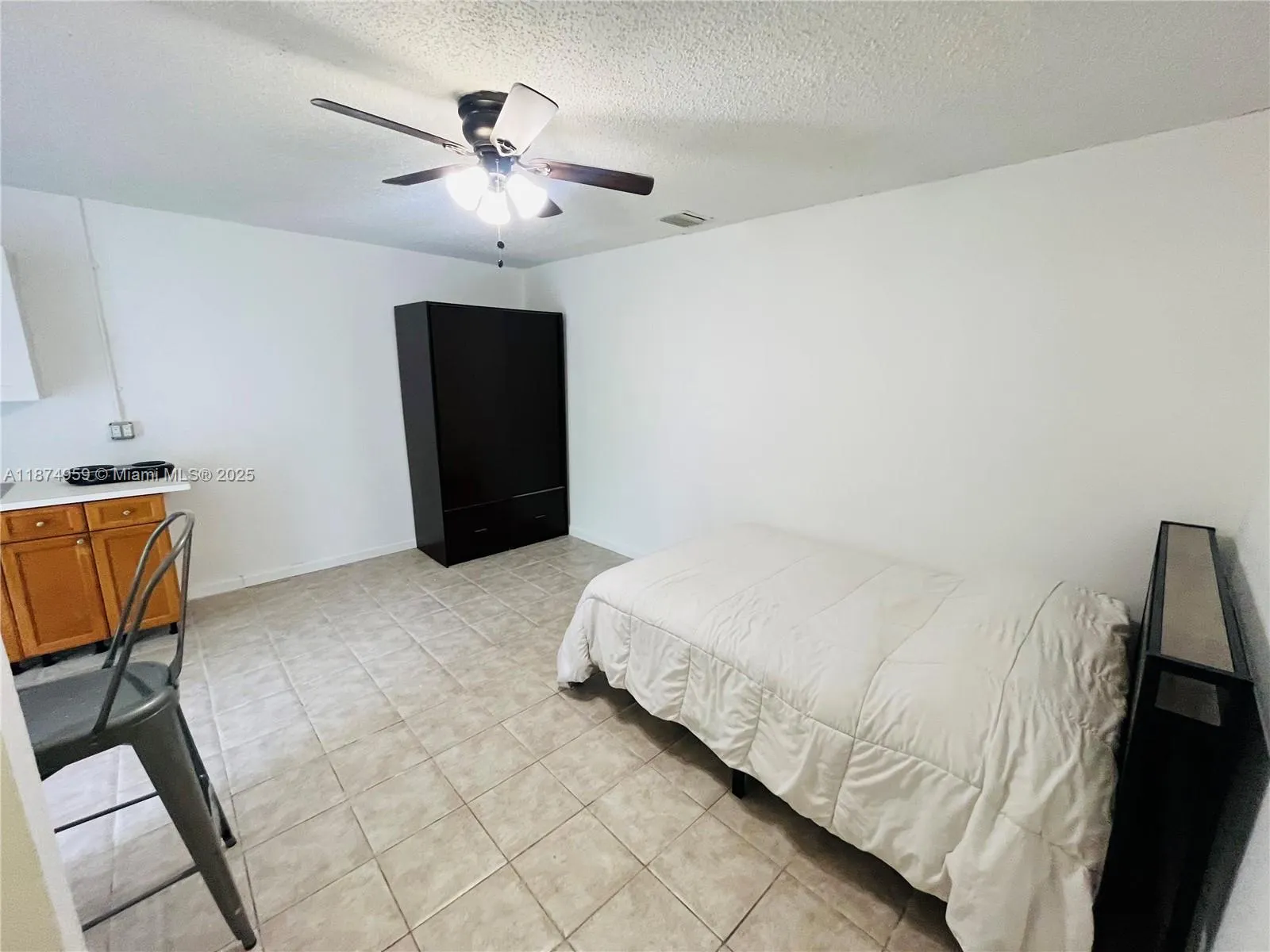 4200 NW 2nd St, #1A