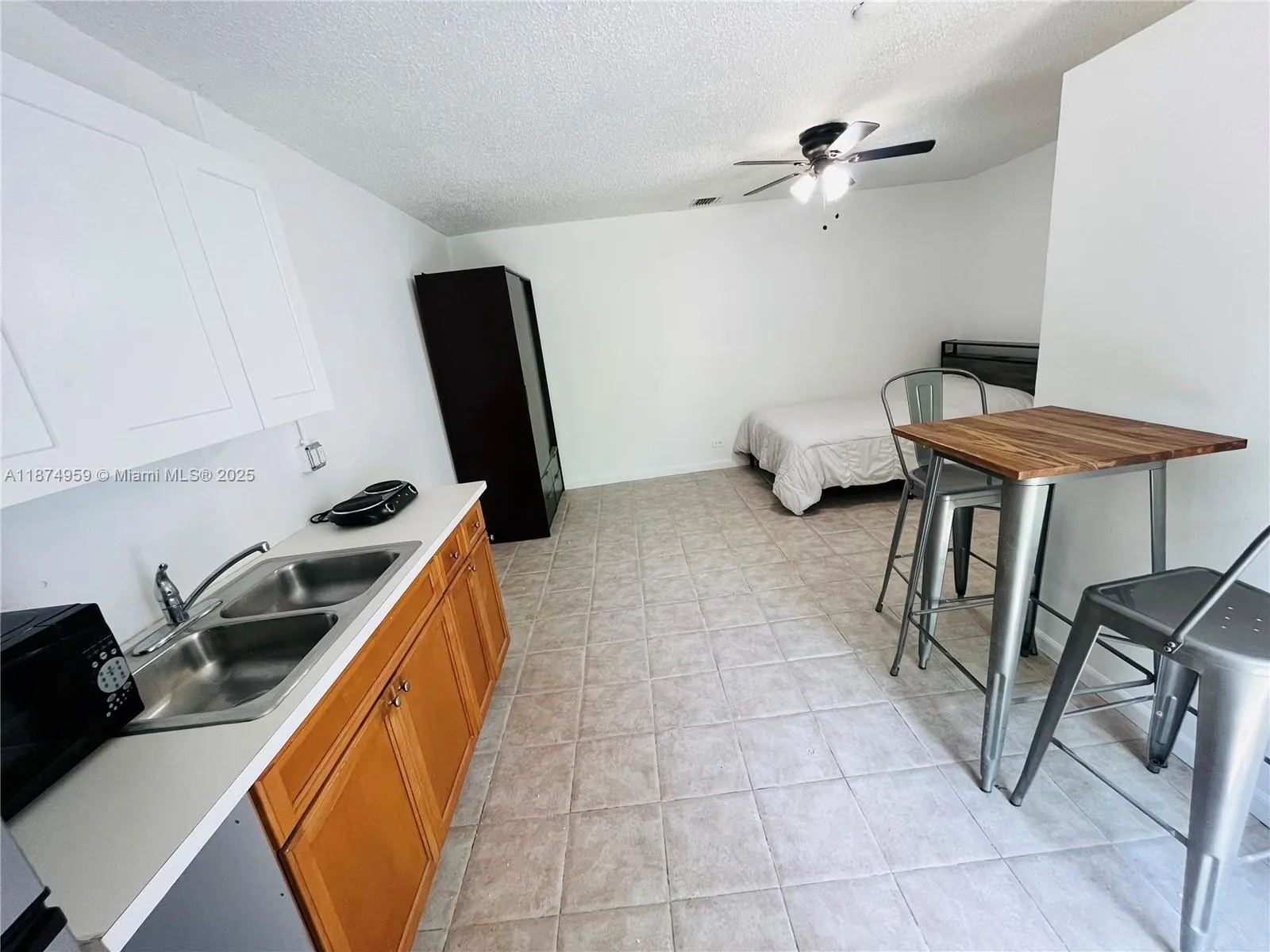 4200 NW 2nd St, #1A