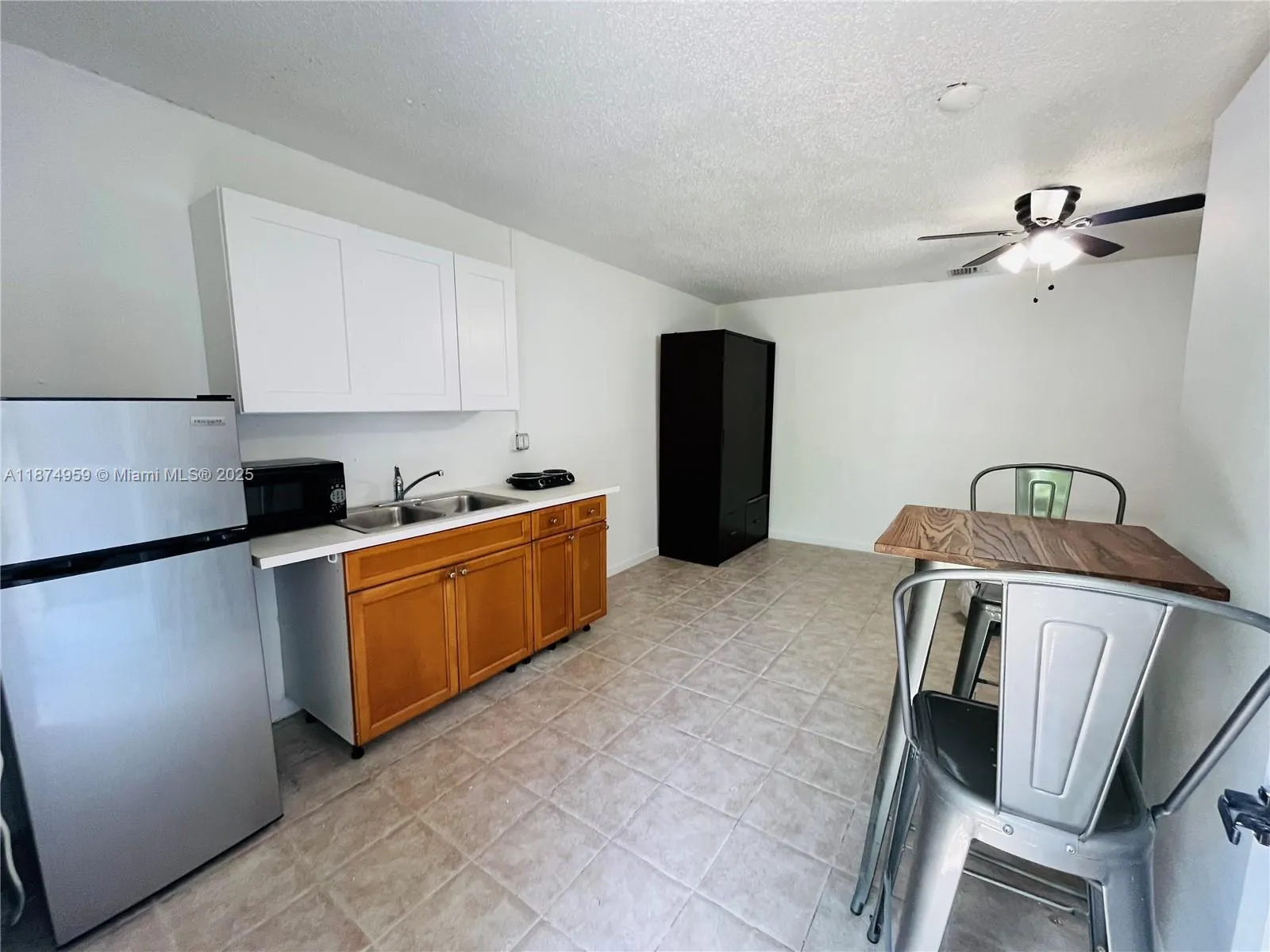 4200 NW 2nd St, #1A