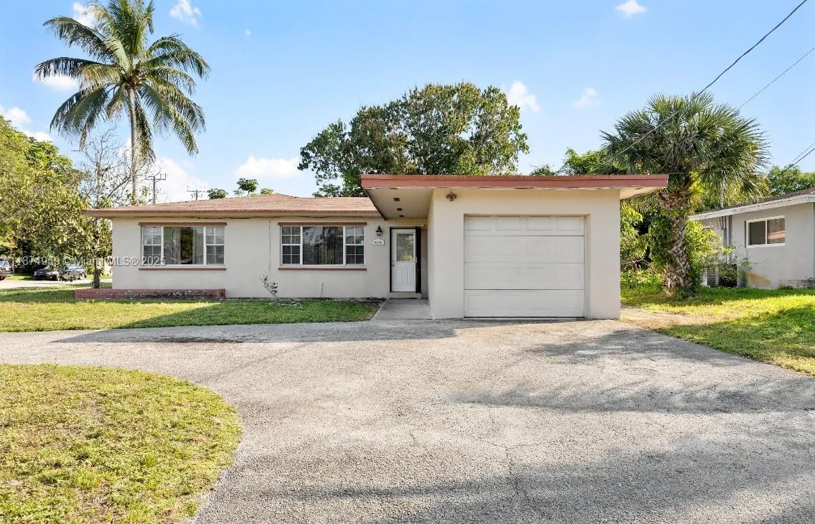 4200 NW 2nd St, #1A