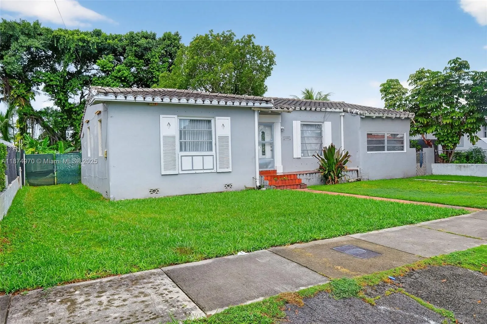 2850 NW 4th St