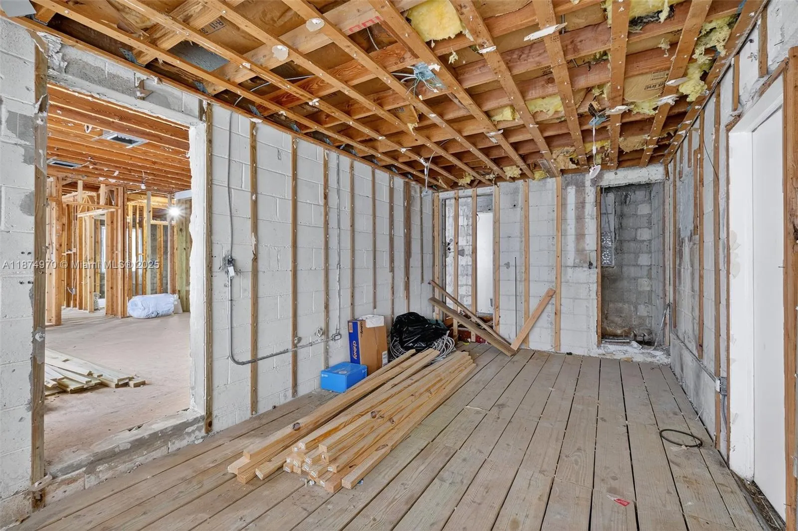 2850 NW 4th St