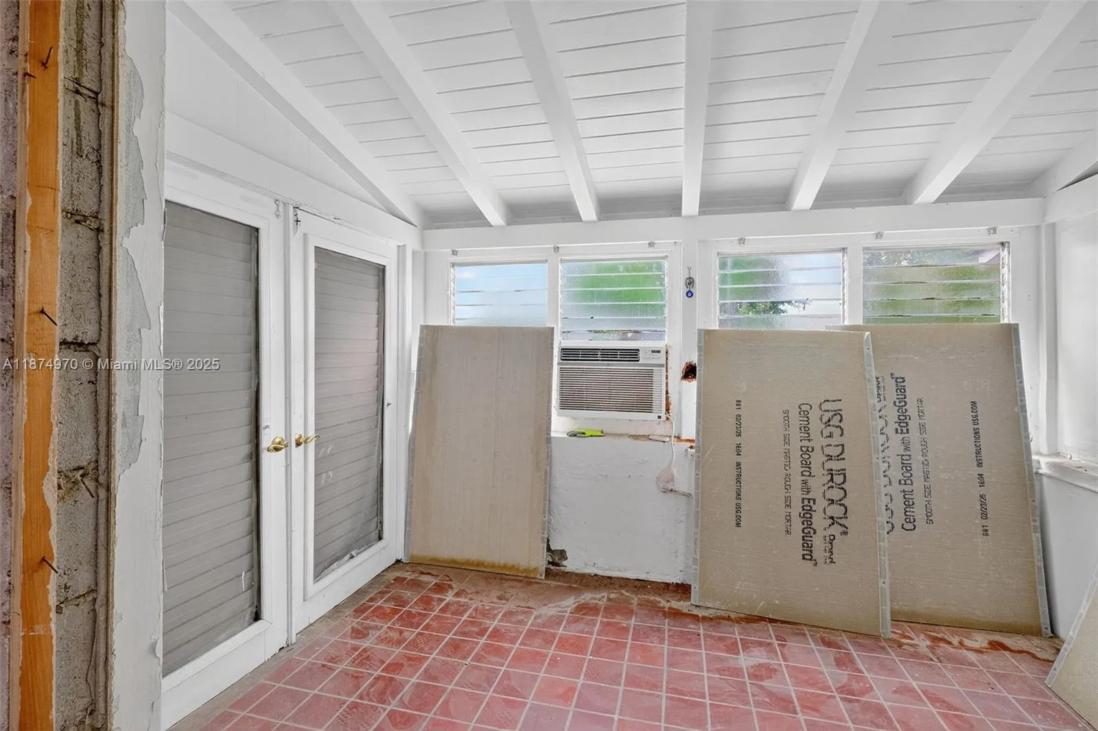 2850 NW 4th St