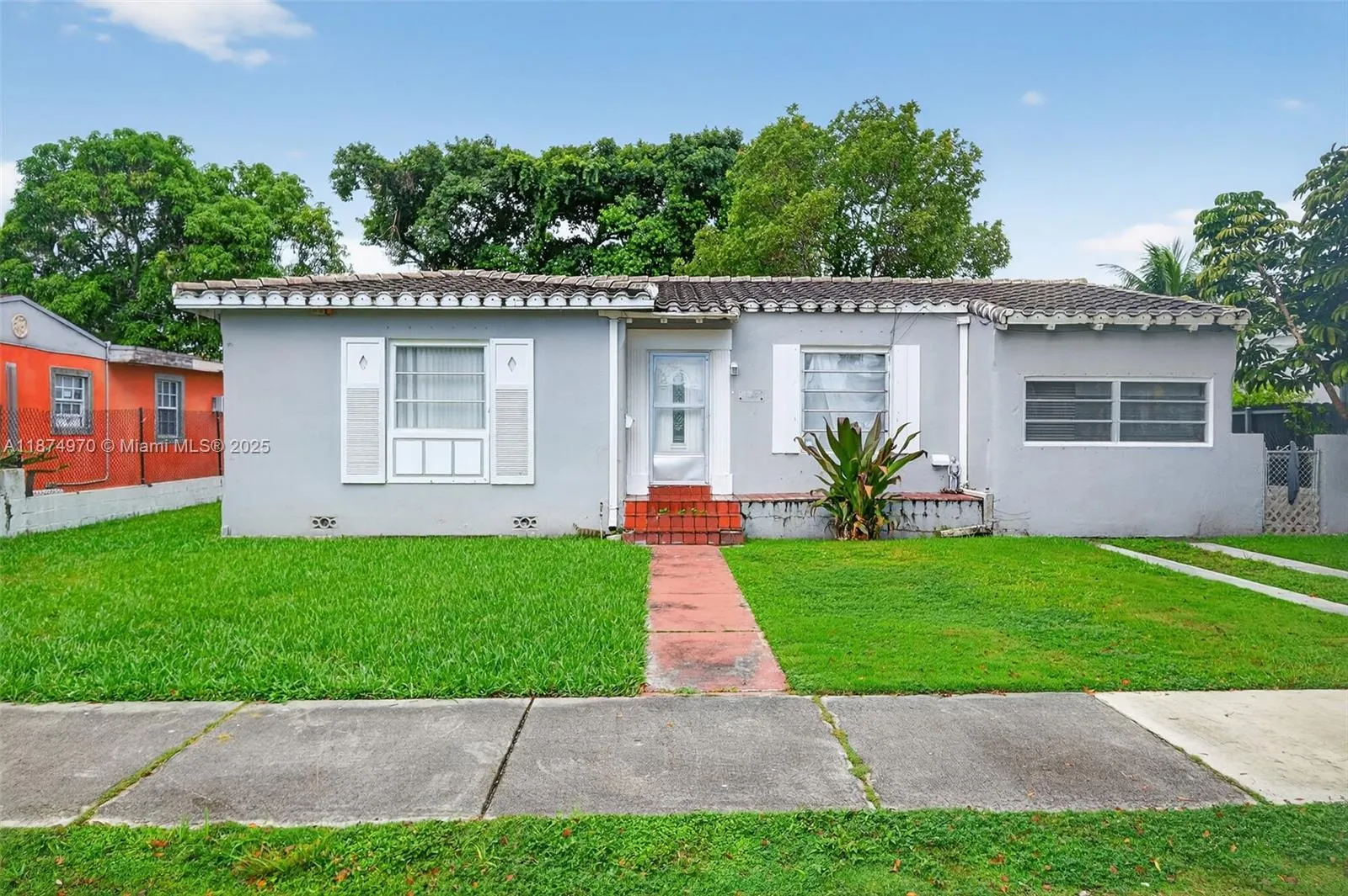 2850 NW 4th St