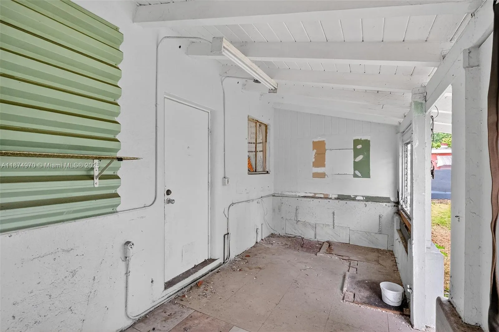 2850 NW 4th St