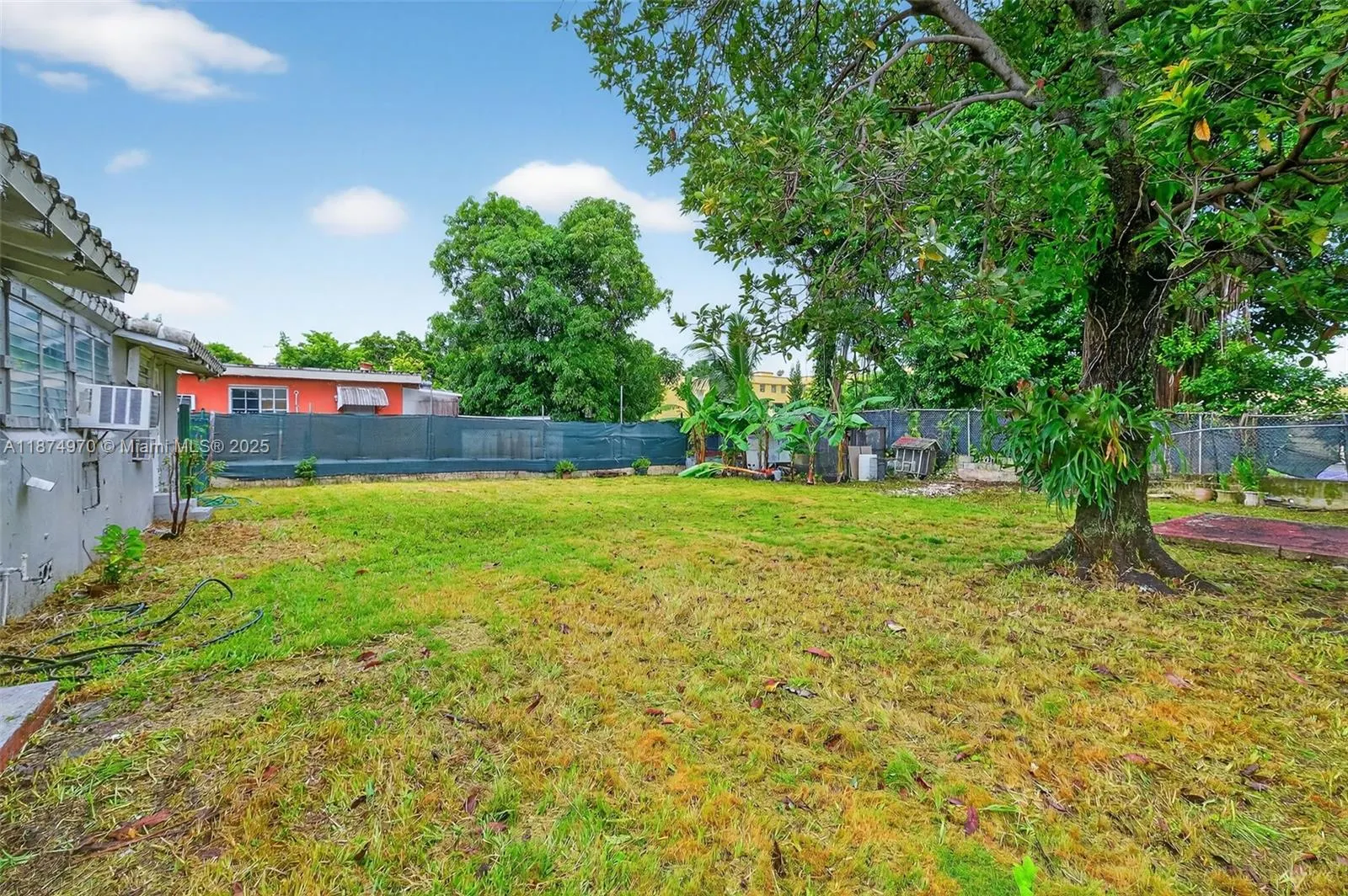 2850 NW 4th St