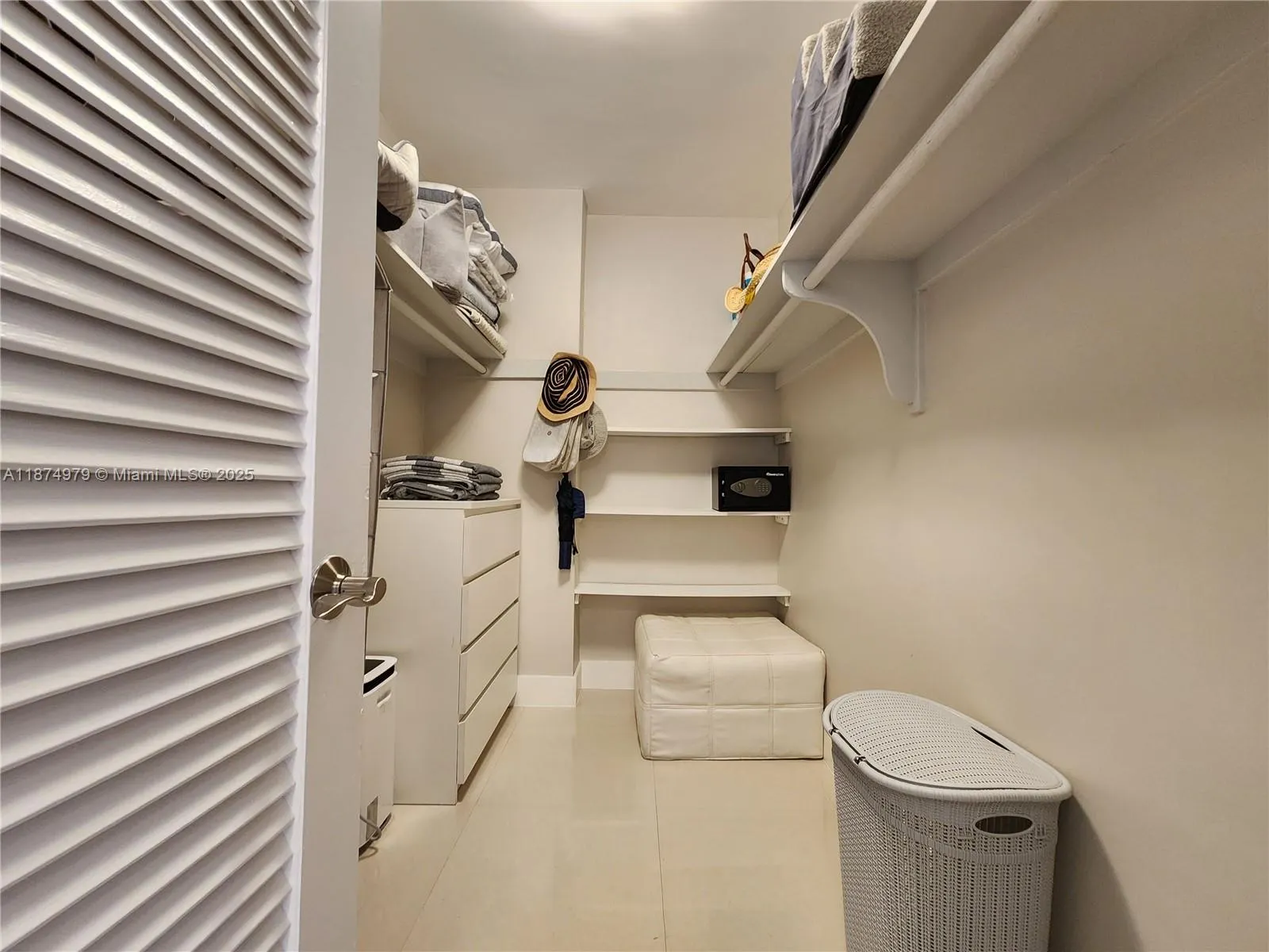 3505 S Ocean Dr, #1220