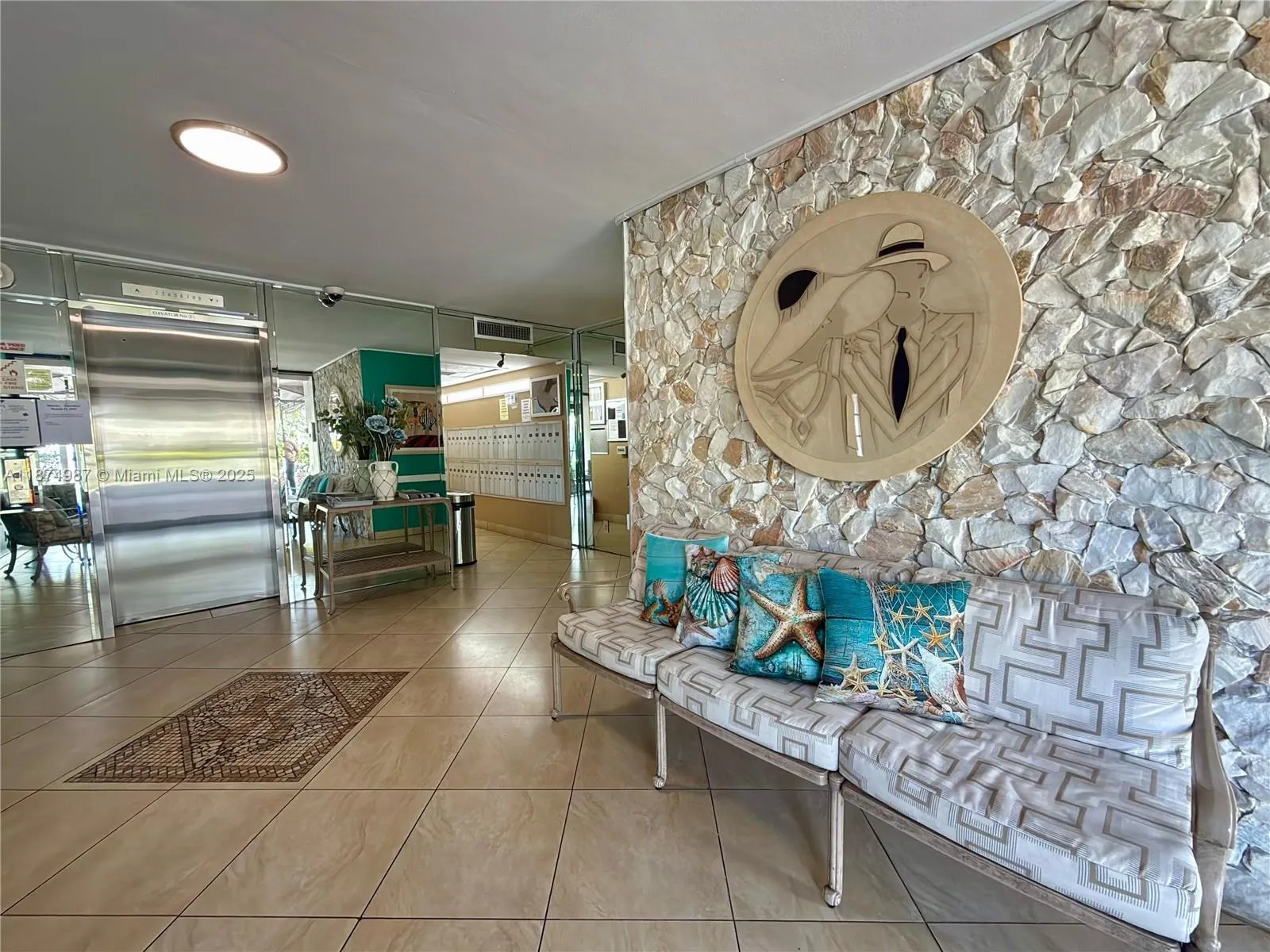 3100 N Palm Aire Dr, #709