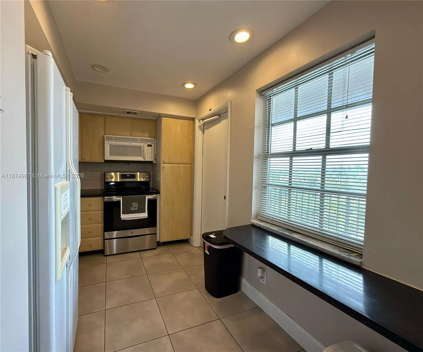 3100 N Palm Aire Dr, #709