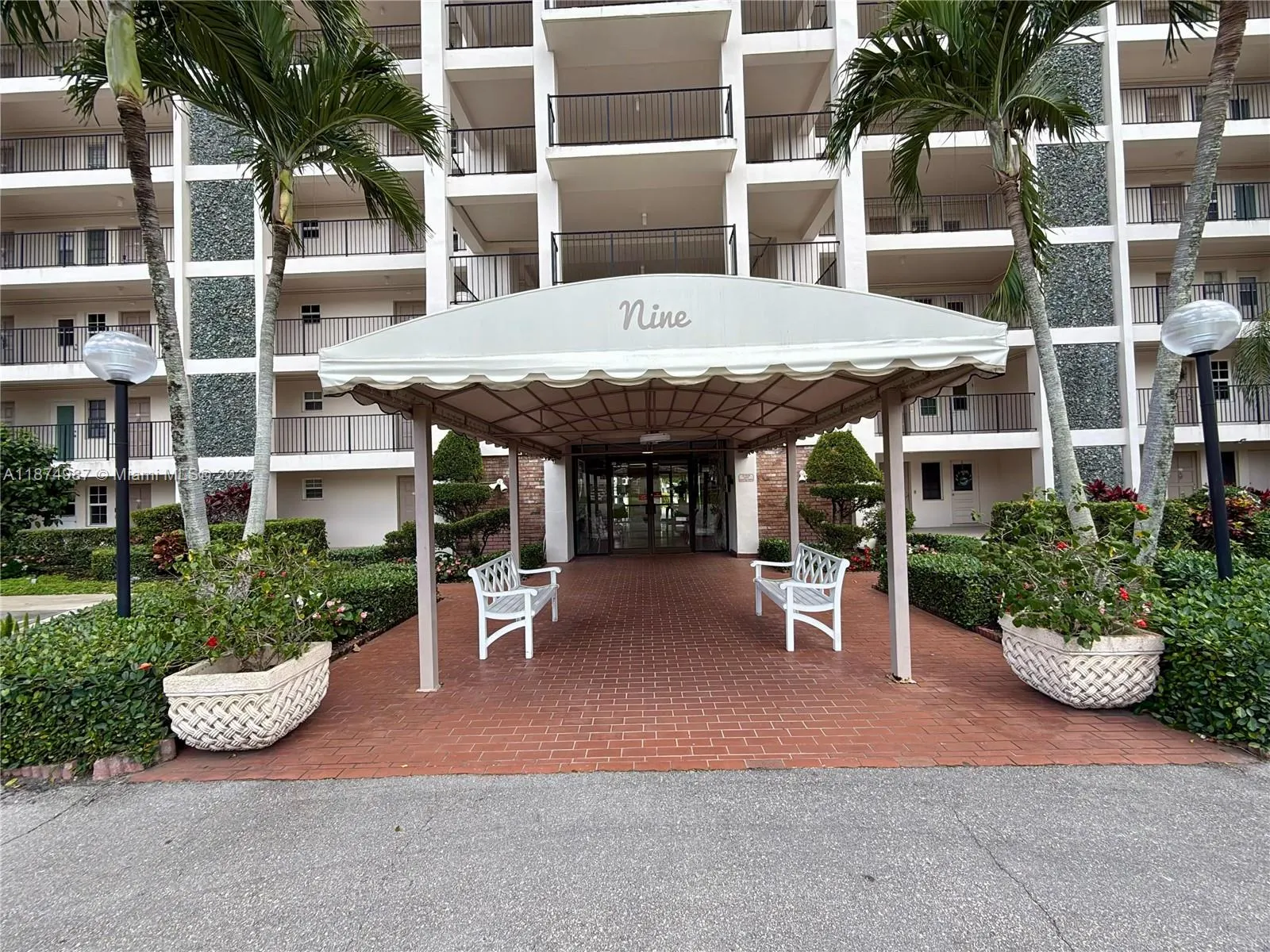 3100 N Palm Aire Dr, #709