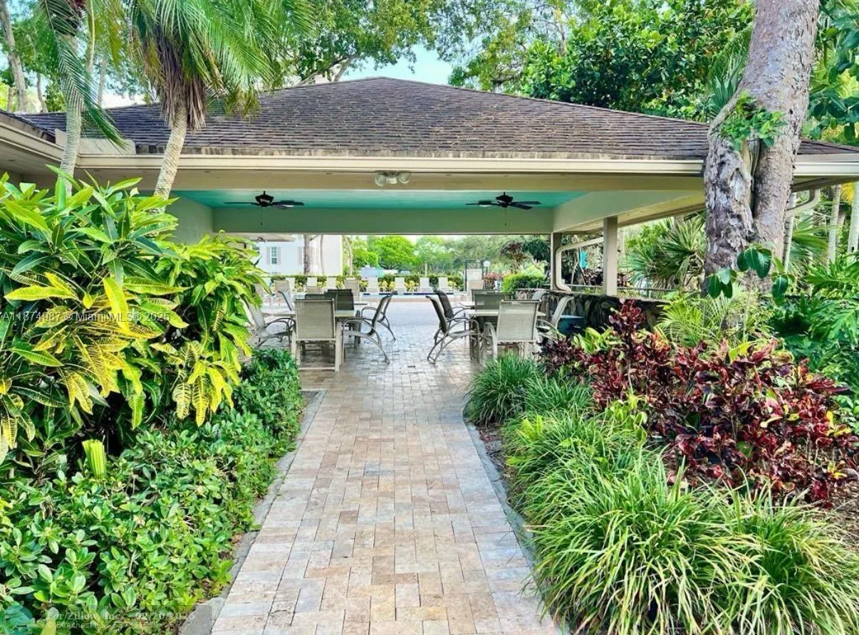 3100 N Palm Aire Dr, #709