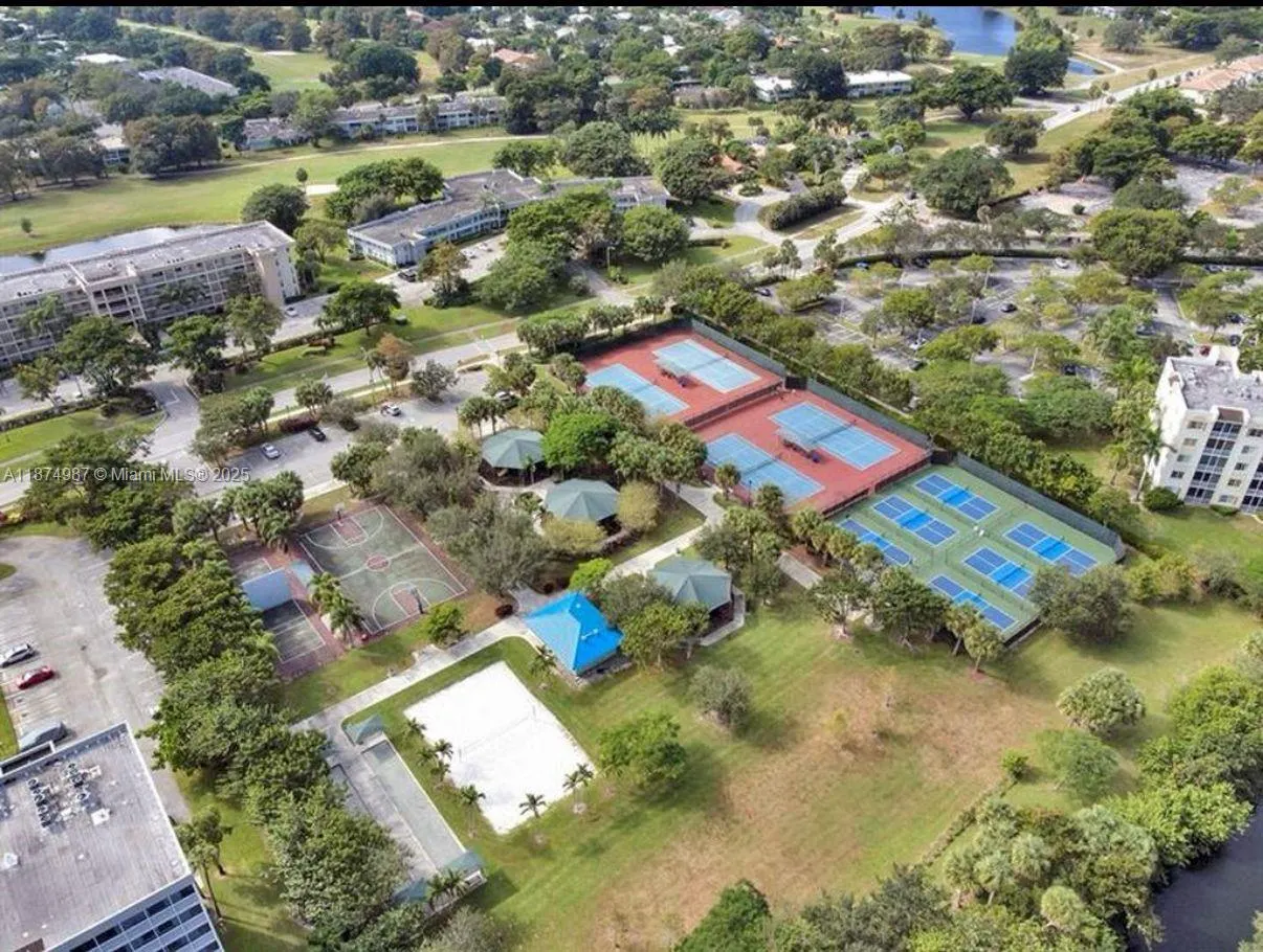 3100 N Palm Aire Dr, #709