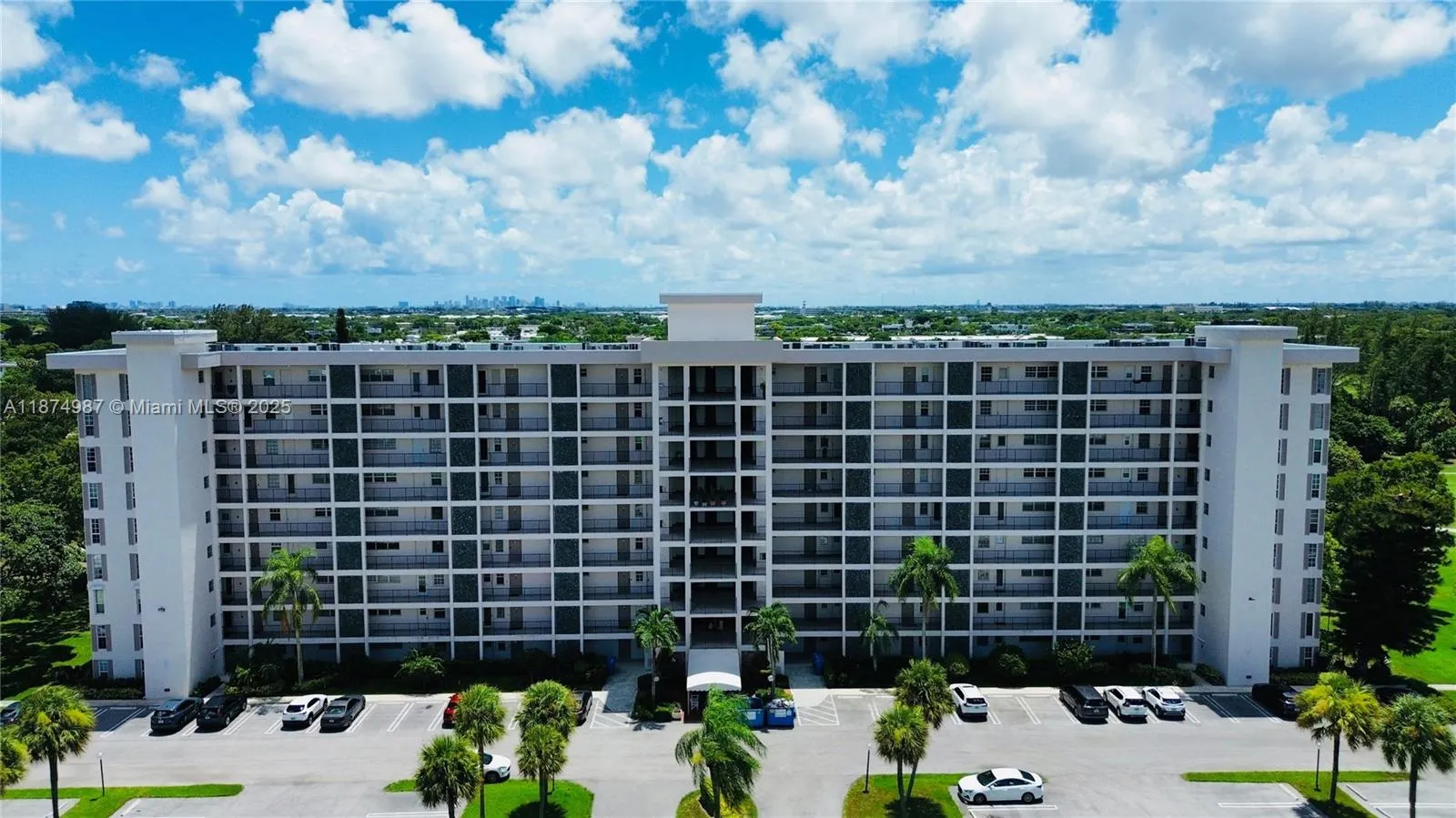3100 N Palm Aire Dr, #709