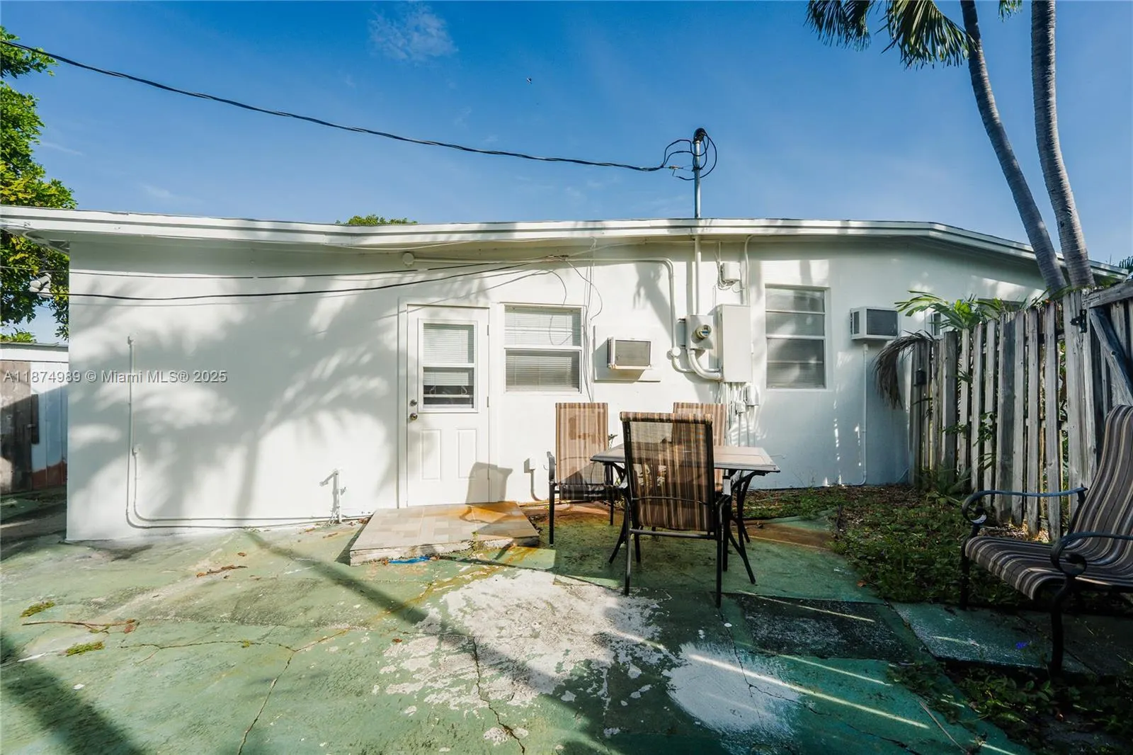 1560 NE 42nd St, #A