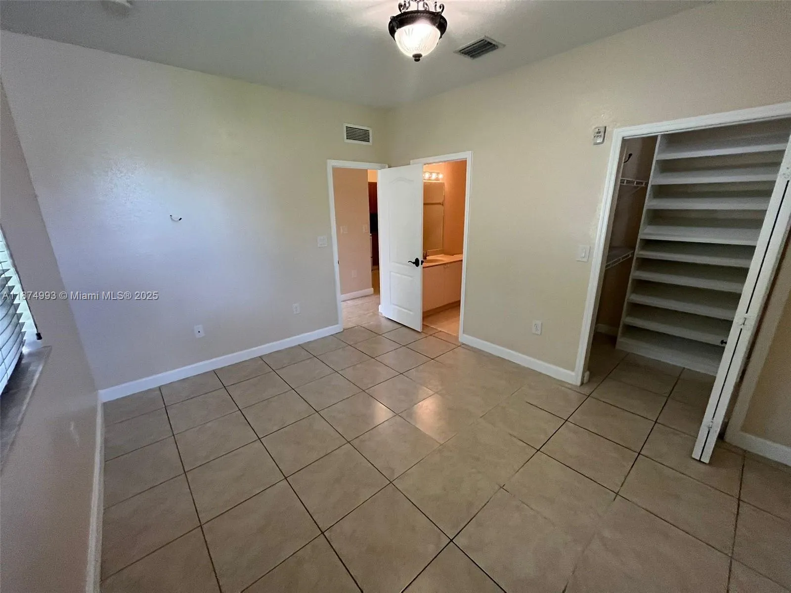 1536 SE 26th St, #205