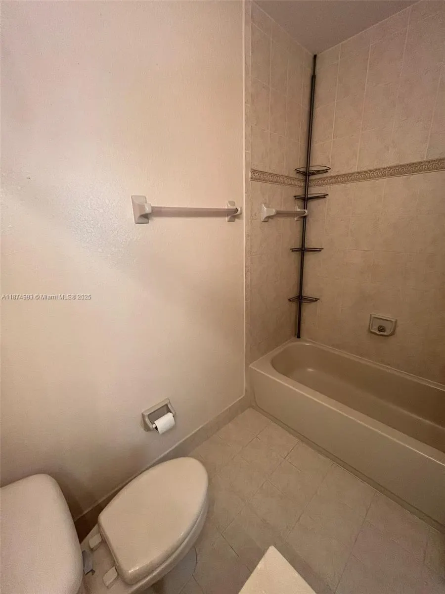 1536 SE 26th St, #205