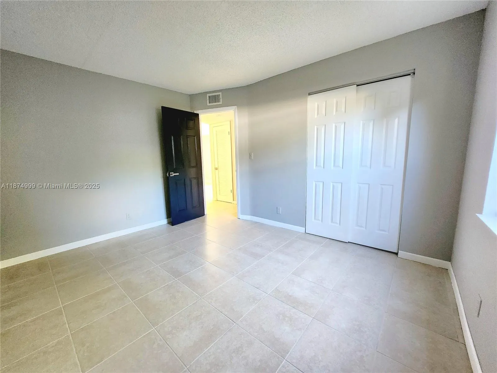 191 SW 15th St, #201