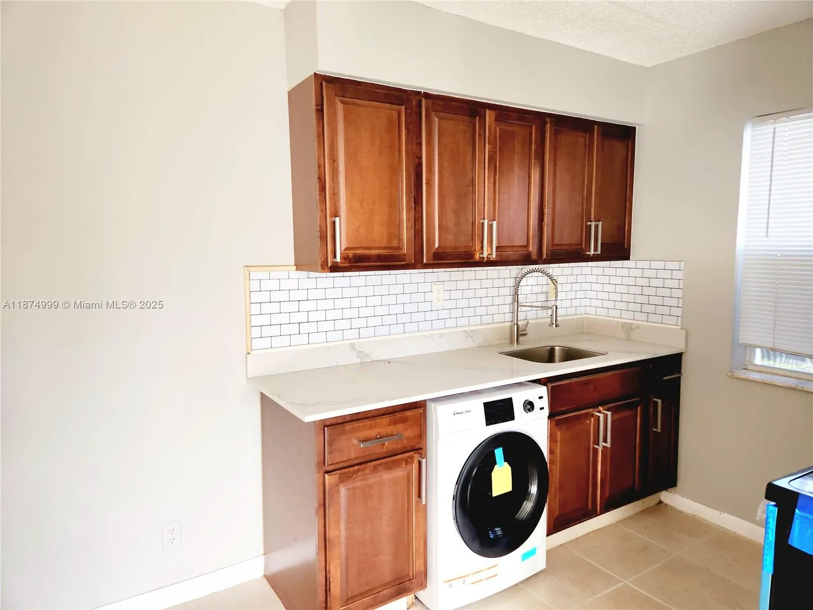 191 SW 15th St, #201