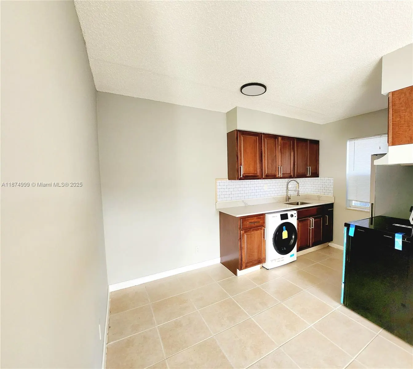 191 SW 15th St, #201
