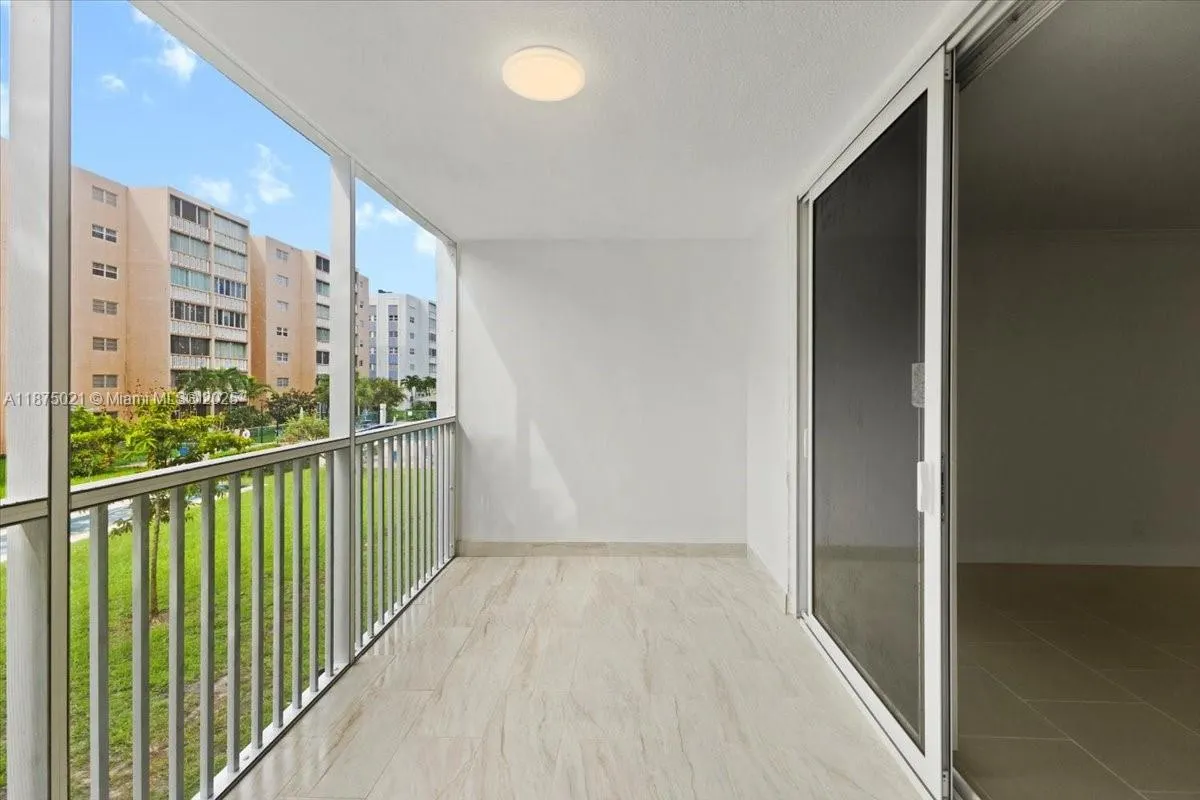 319 NE 14th Ave, #201