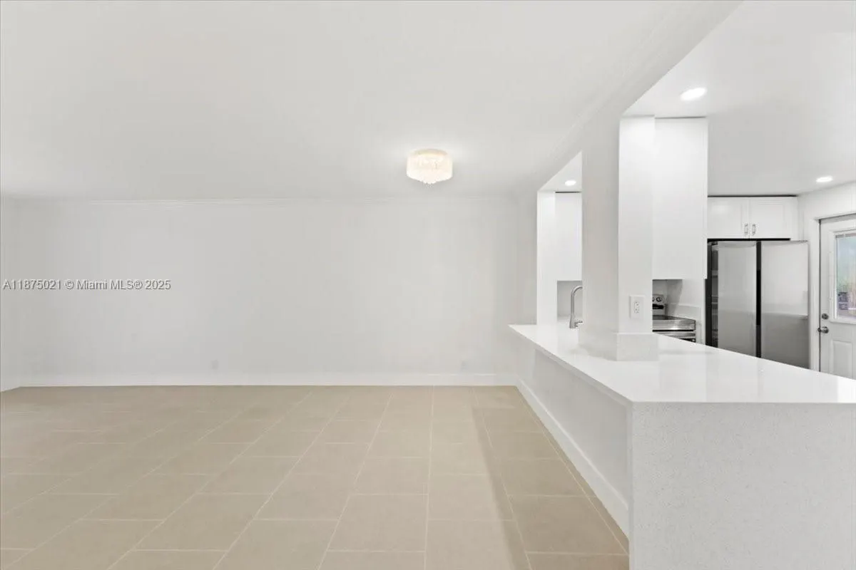 319 NE 14th Ave, #201