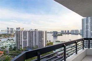 3500 Mystic Pointe Dr, #3505