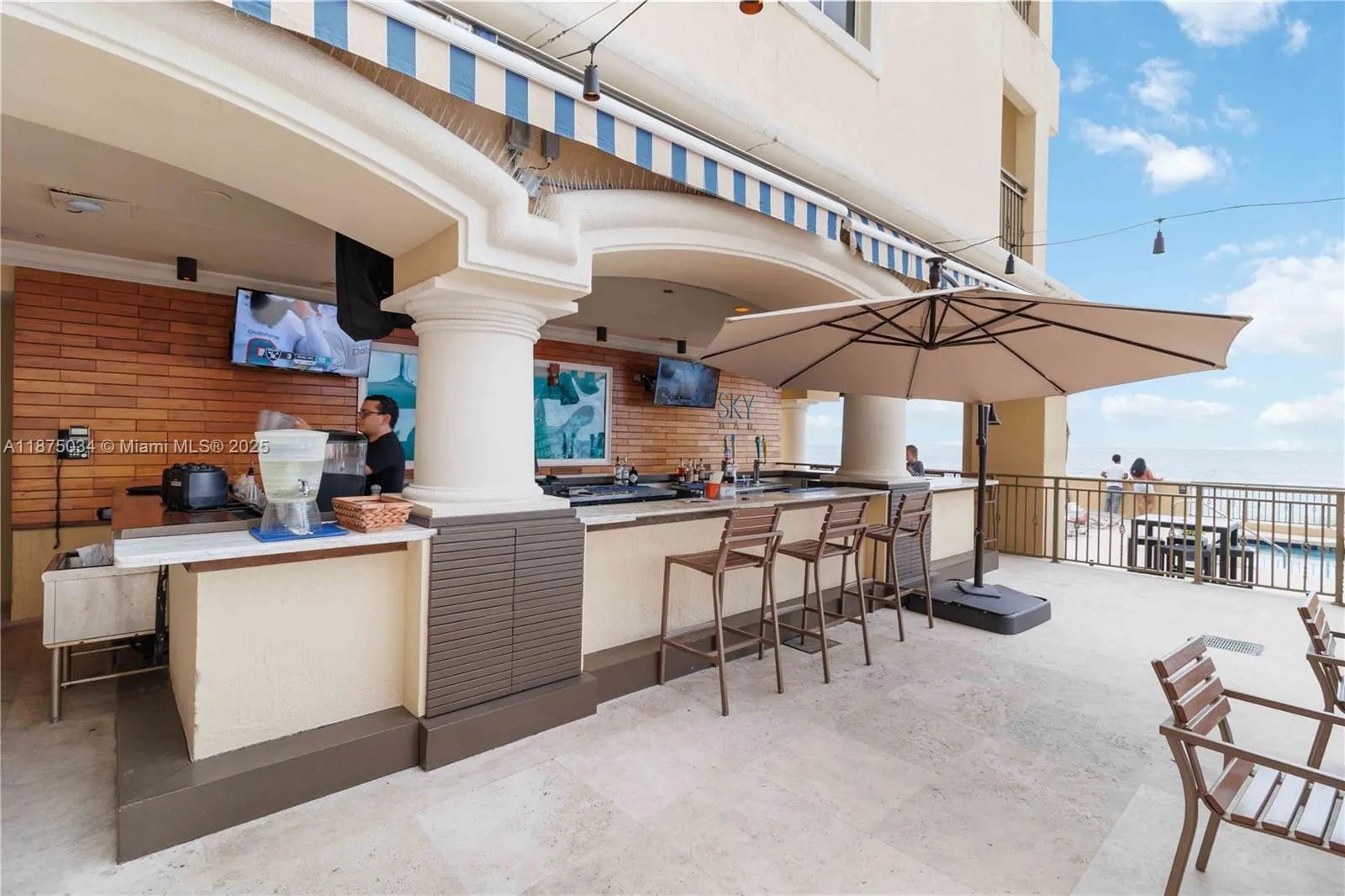 601 N Ft Lauderdale Beach Blvd, #611