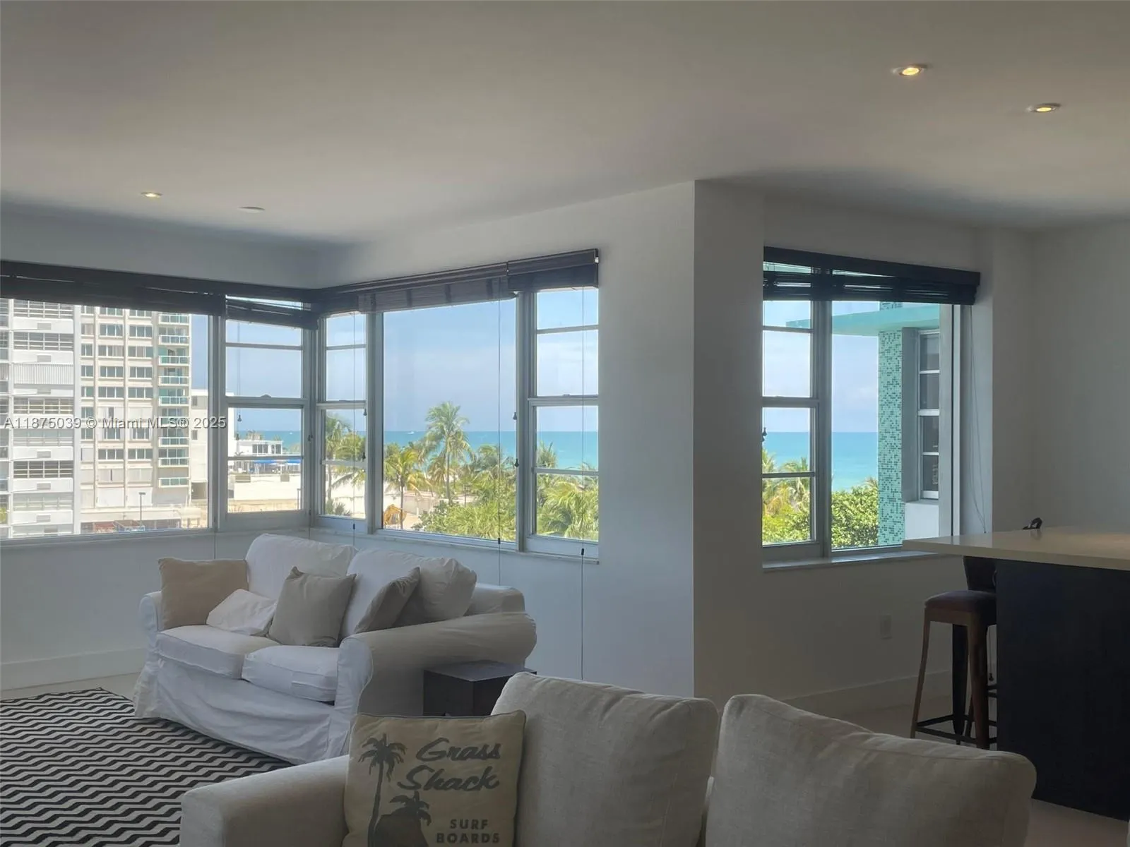5255 Collins Ave, #4G