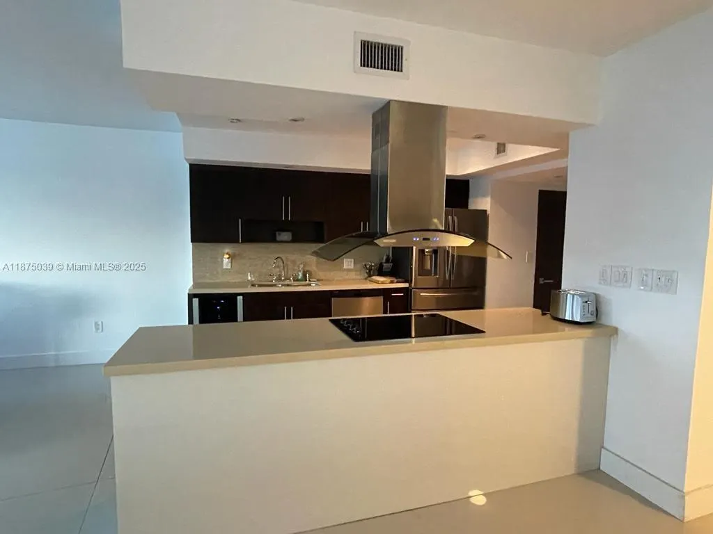 5255 Collins Ave, #4G
